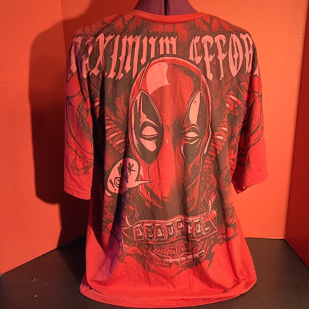 DEADPOOL Maximum Effort Red Graphic Men’s Shirt